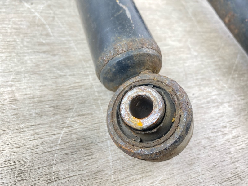 Амортизаторы задние Infiniti QX60 L50 VQ35DD