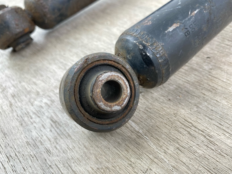 Амортизаторы задние QX60 2017 L50 VQ35DD