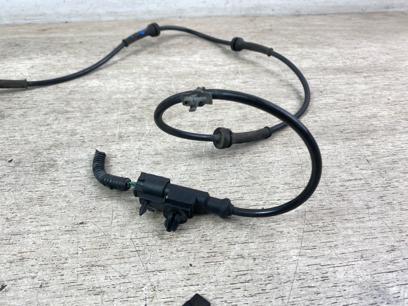 Датчик abs передний правый M35 M45 2004 Y50 VQ35DE Датчик abs передний правый M35 M45 2004 Y50 VQ35DE