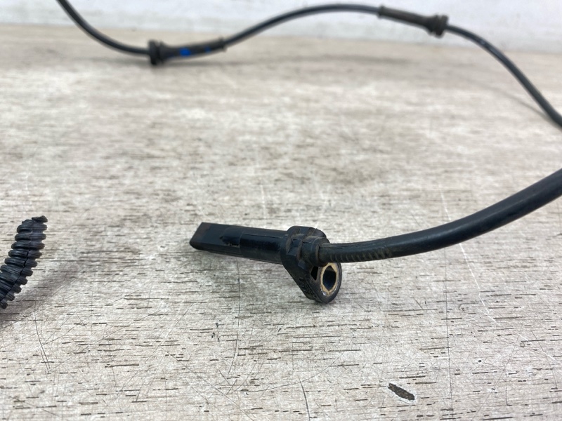 Датчик abs передний правый M35 M45 2004 Y50 VQ35DE Датчик abs передний правый M35 M45 2004 Y50 VQ35DE