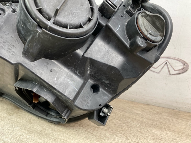 Фара ксенон передняя правая Kizashi 2009 RE91S J24B 2.4