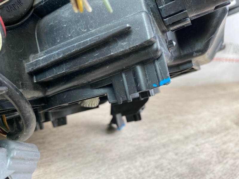 Фара ксенон передняя правая Infiniti EX25 EX35 EX37 QX50 J50 VQ37VHR