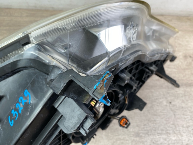 Фара ксенон передняя правая EX25 EX35 EX37 QX50 2009 J50 VQ37VHR