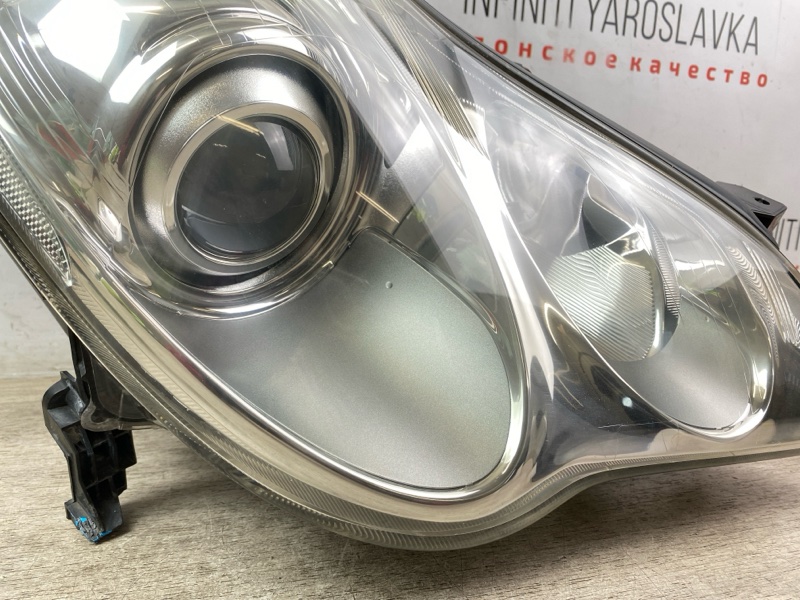 Фара ксенон передняя правая EX25 EX35 EX37 QX50 2009 J50 VQ37VHR
