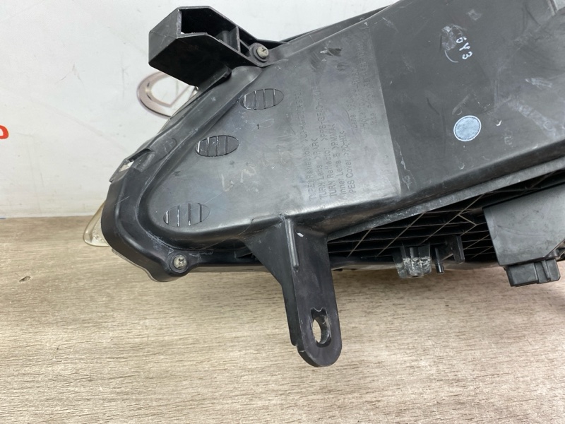 Фара ксенон передняя правая EX25 EX35 EX37 QX50 2009 J50 VQ37VHR