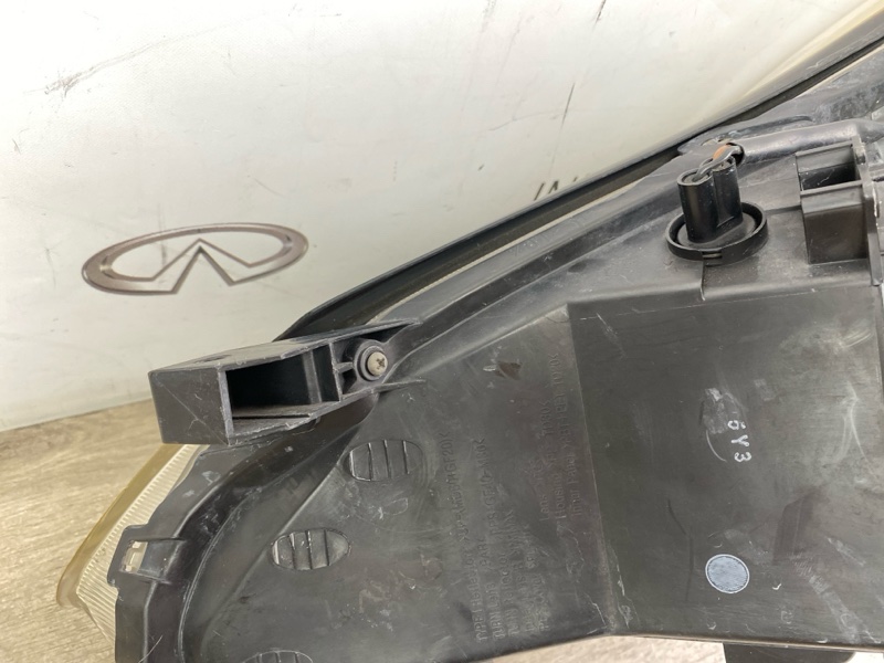 Фара ксенон передняя правая EX25 EX35 EX37 QX50 2009 J50 VQ37VHR
