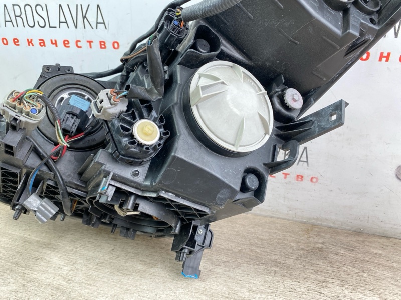 Фара ксенон передняя правая EX25 EX35 EX37 QX50 2009 J50 VQ37VHR