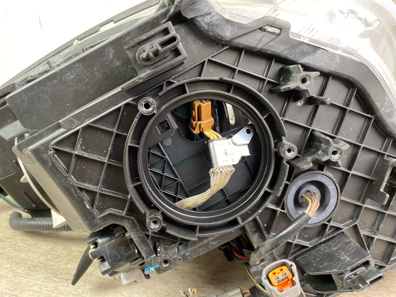 Фара ксенон передняя правая EX25 EX35 EX37 QX50 2009 J50 VQ37VHR