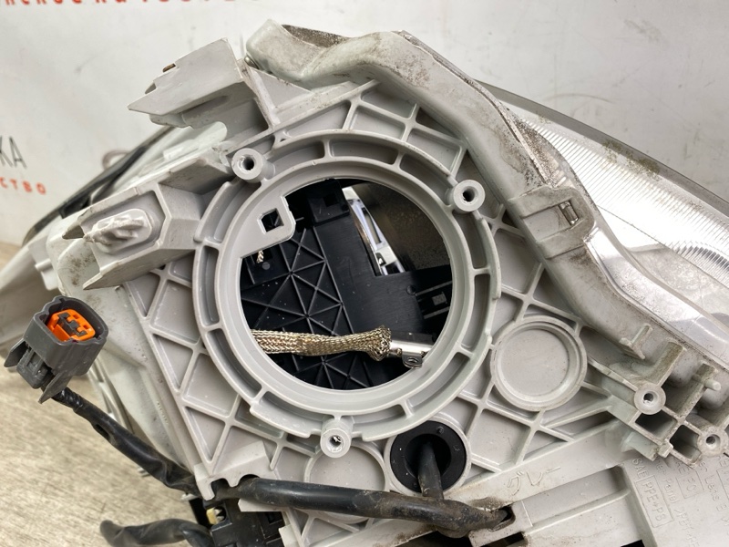 Фара ксенон передняя правая G35 G37 2008 V36 VQ25HR