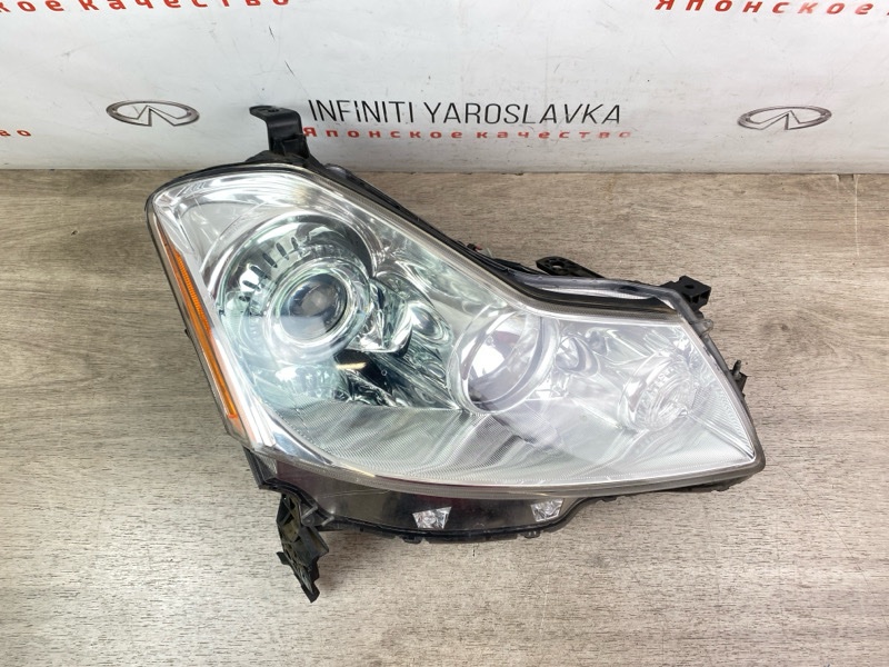 Фара ксенон передняя правая Infiniti M35 M45 Y50 VQ35DE