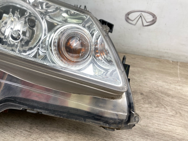 Фара ксенон передняя правая M35 M45 2007 Y50 VQ35DE