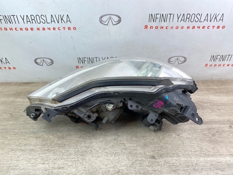 Фара ксенон передняя правая M35 M45 2007 Y50 VQ35DE