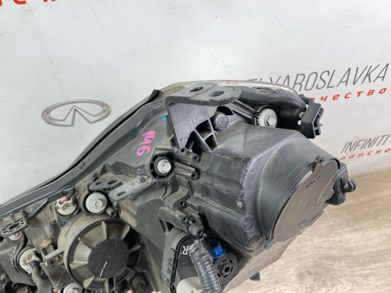 Фара ксенон передняя правая M35 M45 2007 Y50 VQ35DE