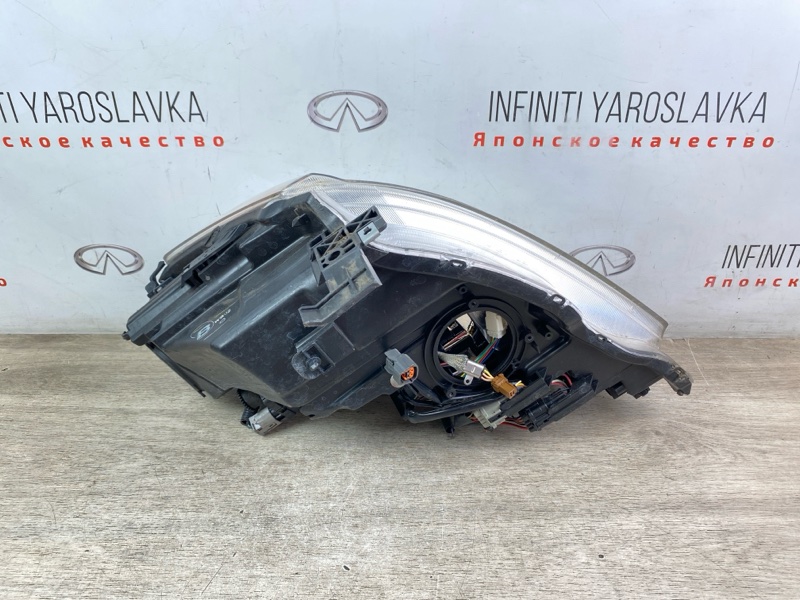 Фара ксенон передняя правая M35 M45 2007 Y50 VQ35DE