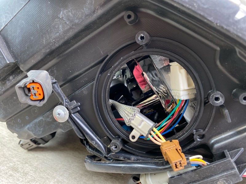 Фара ксенон передняя правая M35 M45 2007 Y50 VQ35DE