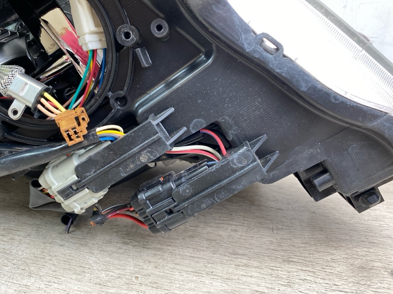 Фара ксенон передняя правая M35 M45 2007 Y50 VQ35DE