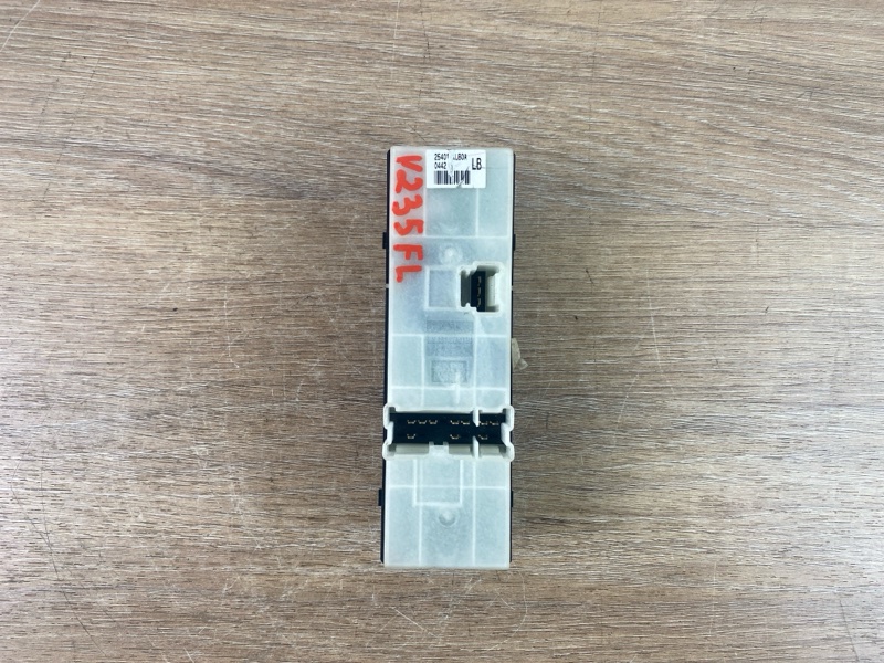 Кнопки стеклоподъёмника передние левые QX56 2012 Z62 VK56VD