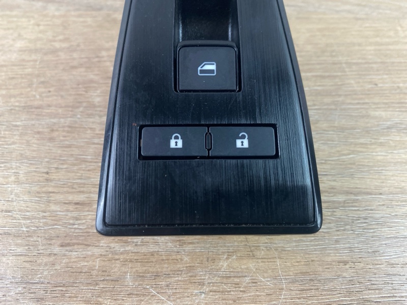 Кнопки стеклоподъёмника передние правые X-trail Rogue 2023 T33 KR15DDT