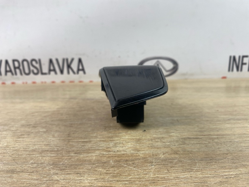 Кнопки стеклоподъёмника передние правые X-trail Rogue 2023 T33 KR15DDT