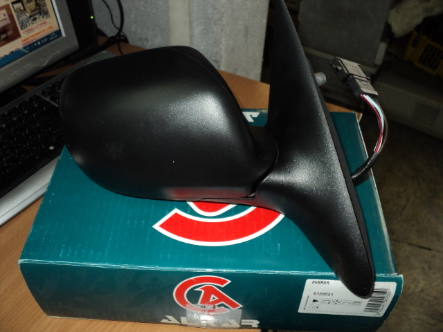 Зеркало правое SKODA OCTAVIA 1U2 6126521 новая