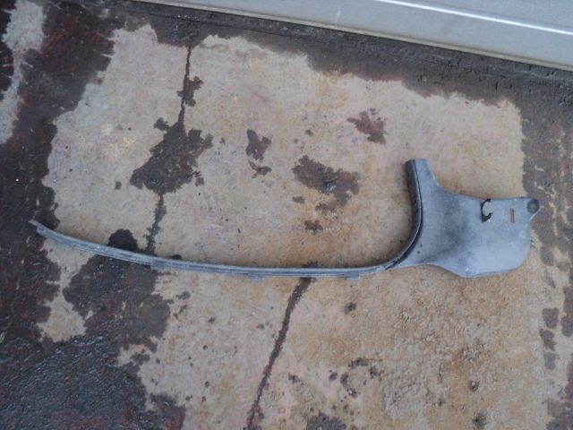 Запчасть пластик салона левый TOYOTA SPRINTER AE100 62102-12170 контрактная Пластик салона левый TOYOTA SPRINTER AE100 62102-12170 контрактная