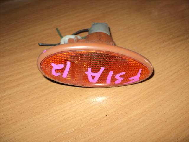 Повторитель поворота в крыло MITSUBISHI DIAMANTE F31A контрактная