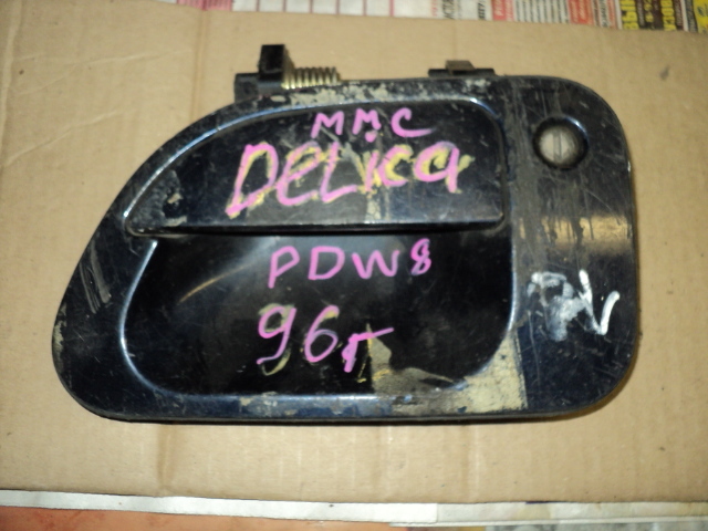 Ручка двери передняя левая MITSUBISHI DELICA PD8W контрактная