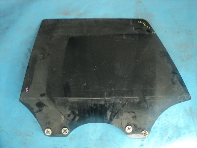 Запчасть стекло двери заднее левое SUBARU LEGACY BH5 контрактная Стекло двери заднее левое SUBARU LEGACY BH5 контрактная