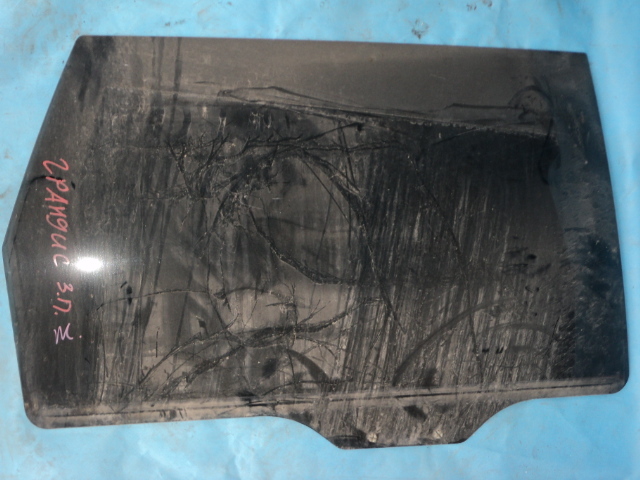 Стекло двери заднее правое MITSUBISHI CHARIOT GRANDIS N84W контрактная