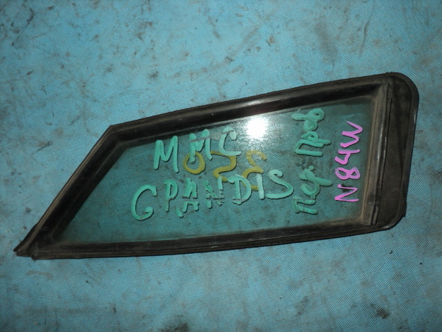 Форточка двери передняя правая MITSUBISHI CHARIOT GRANDIS N84W контрактная