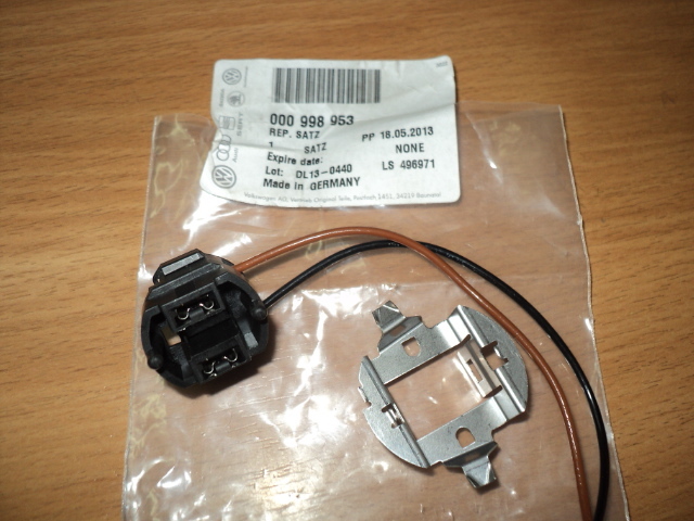 Штекер для лампы ближнего света VOLKSWAGEN PASSAT B6 998953 контрактная