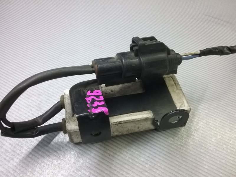 Резистор вентилятора охлаждения TOYOTA IST NCP60 1NZ-FE