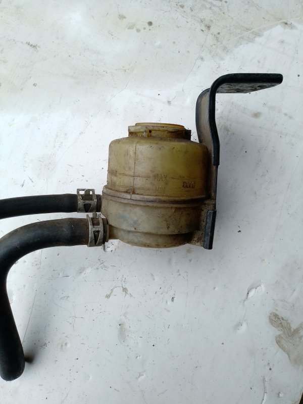 Бачок гидроусилителя TOYOTA NOAH SR50 контрактная