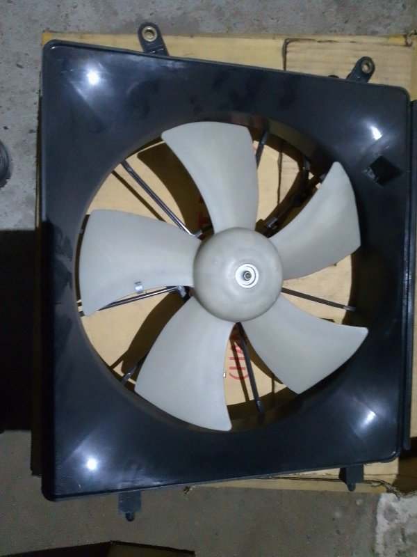 Диффузор радиатора HONDA STREAM RN3 K20A Диффузор радиатора HONDA STREAM RN3 K20A