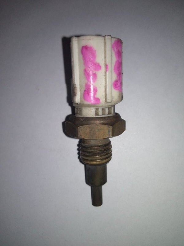 Датчик температуры TOYOTA RACTIS NCP100 1NZ 89422-33030 контрактная