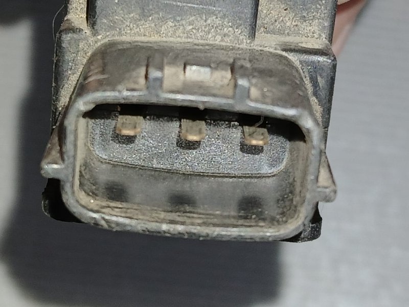 Катушка зажигания задняя CEFIRO A33 VQ20DE Катушка зажигания задняя CEFIRO A33 VQ20DE