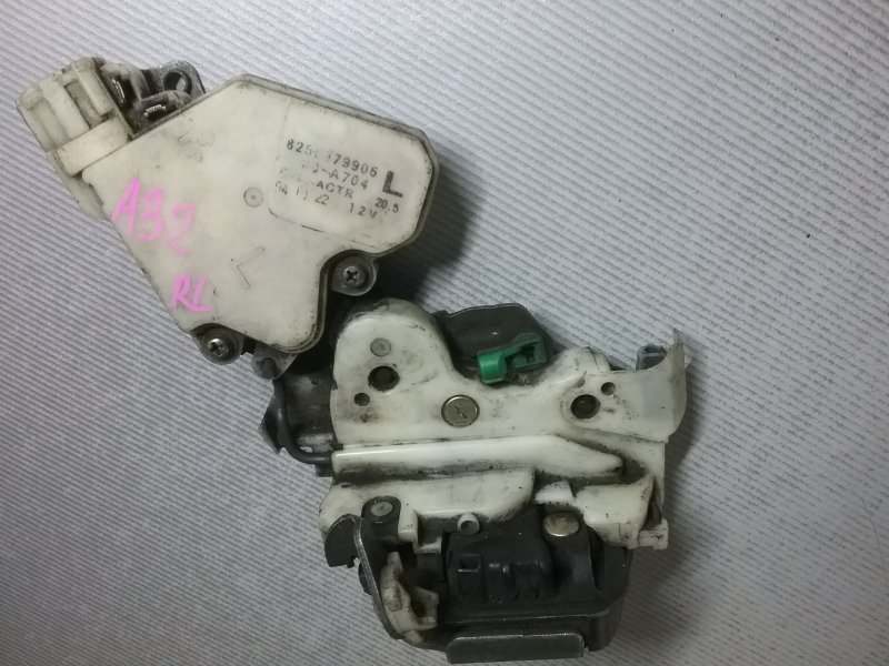 Замок двери задний левый NISSAN CEFIRO A32 8250340U00 контрактная