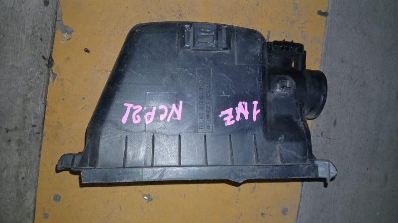 Корпус воздушного фильтра TOYOTA FUNCARGO NCP21 1NZ-FE 17705-21031 контрактная