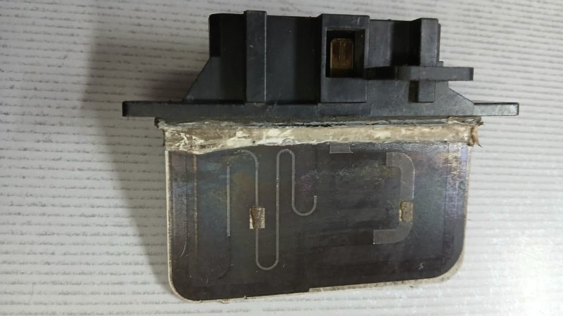 Реостат печки NISSAN AVENIR W11 Реостат печки NISSAN AVENIR W11