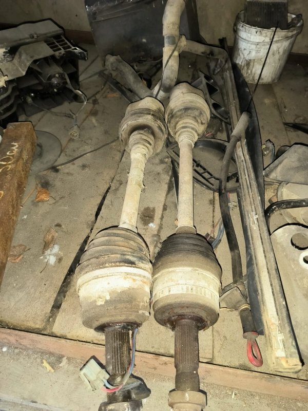 Запчасть привод передний левый SSANG YONG ISTANA АВТОБУС 631 Б/У Привод передний левый SSANG YONG ISTANA АВТОБУС 631 Б/У