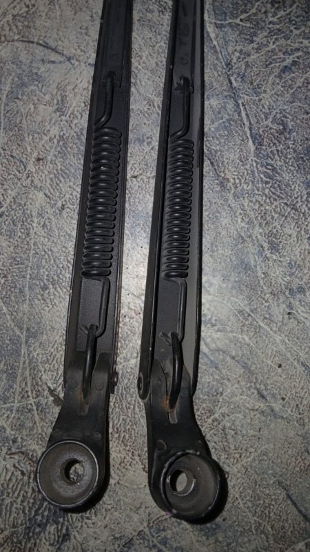 Поводок стеклоочистителя передний DUET M100A