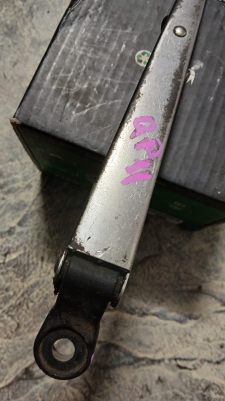 Запчасть поводок стеклоочистителя задний NISSAN PRIMERA P11 2878031U00 контрактная Поводок стеклоочистителя задний NISSAN PRIMERA P11 2878031U00 контрактная