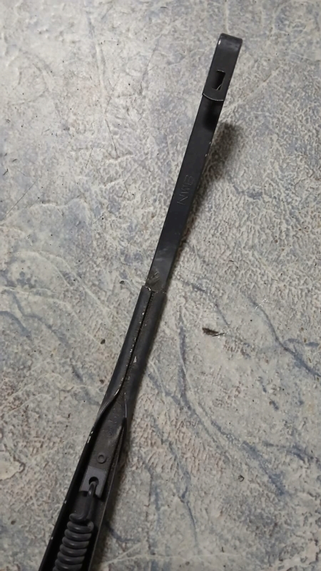 Поводок стеклоочистителя задний PRIMERA P11 Поводок стеклоочистителя задний PRIMERA P11