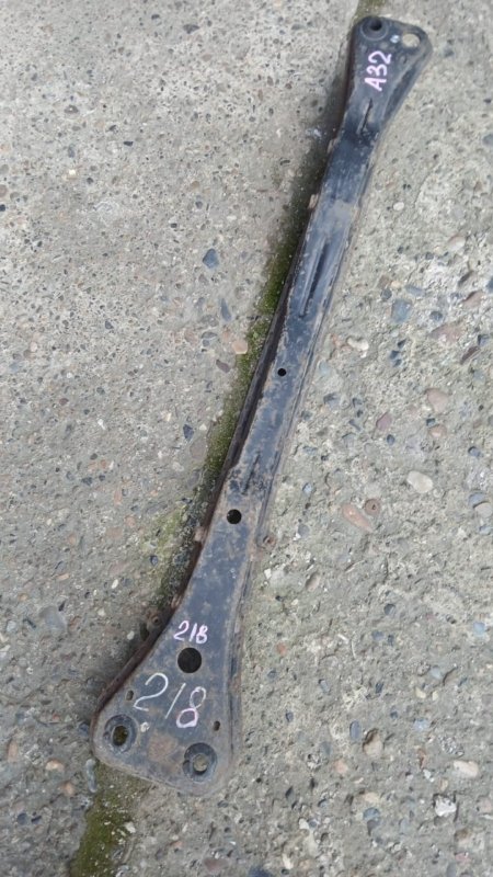 Балка продольная передняя NISSAN CEFIRO A32 11240-40U00 контрактная