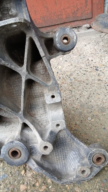 Балка подвески передняя LEGNUM EC1W 4G93