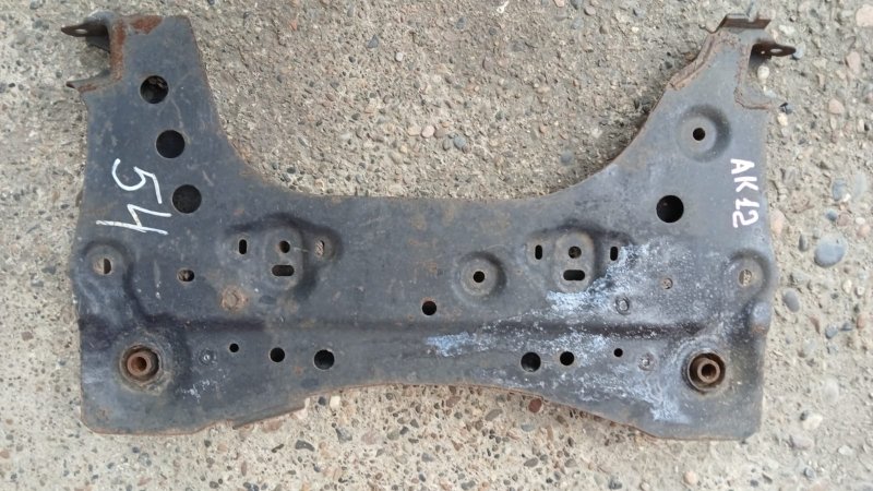 Балка подвески передняя MARCH 2003 AK12 CR12 Балка подвески передняя MARCH 2003 AK12 CR12