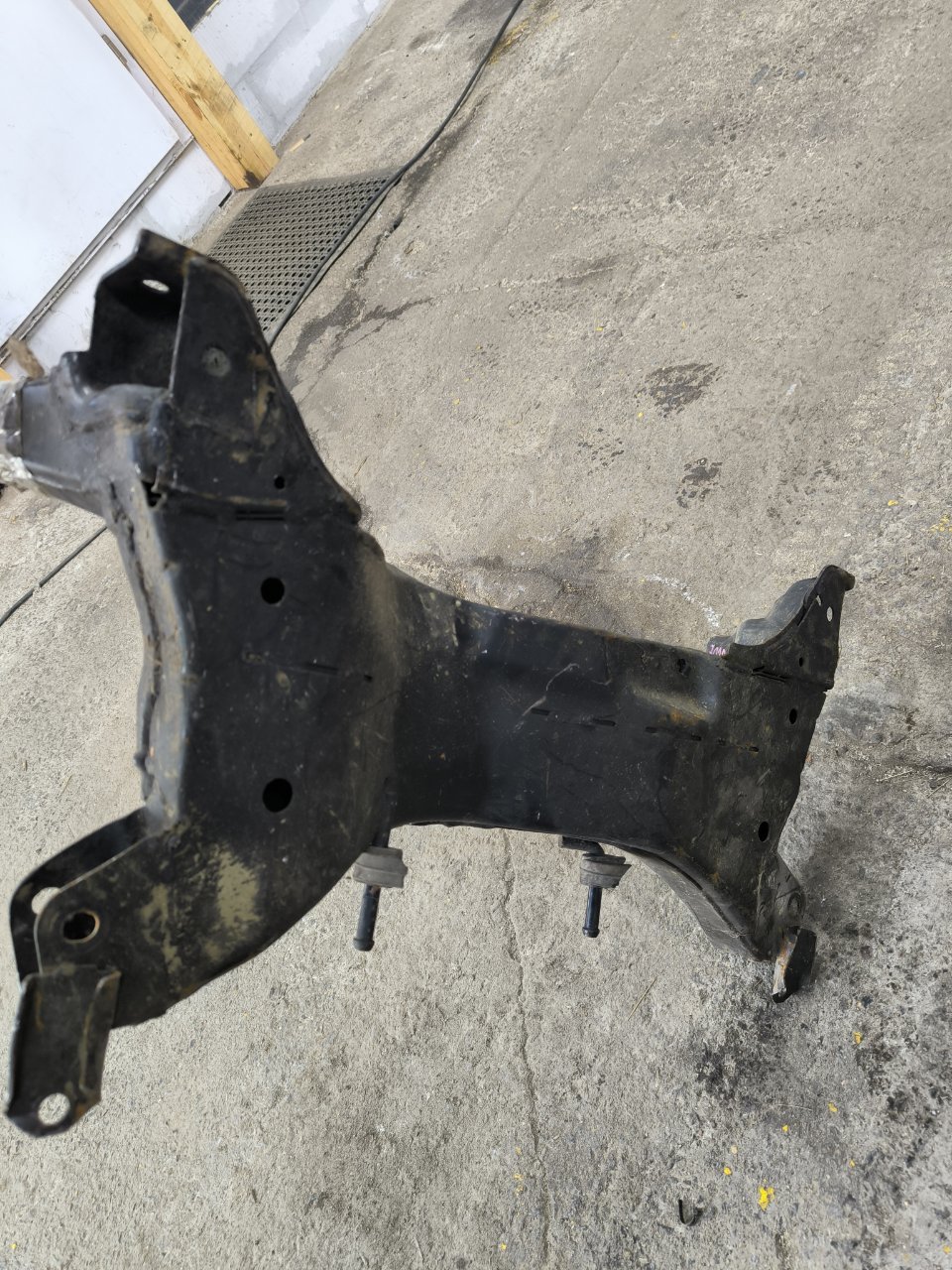 Подрамник передний Lancer 9 2001-2008 CS3A/CS3W