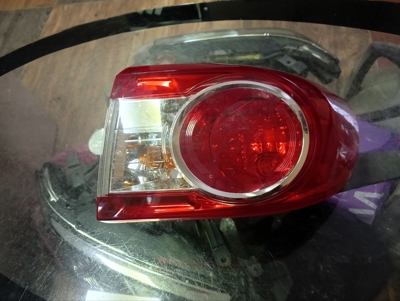 Запчасть фонарь задний правый Toyota Corolla 2010-2013 150 8155112A30 Б/У Фонарь задний правый Toyota Corolla 2010-2013 150 8155112A30 Б/У