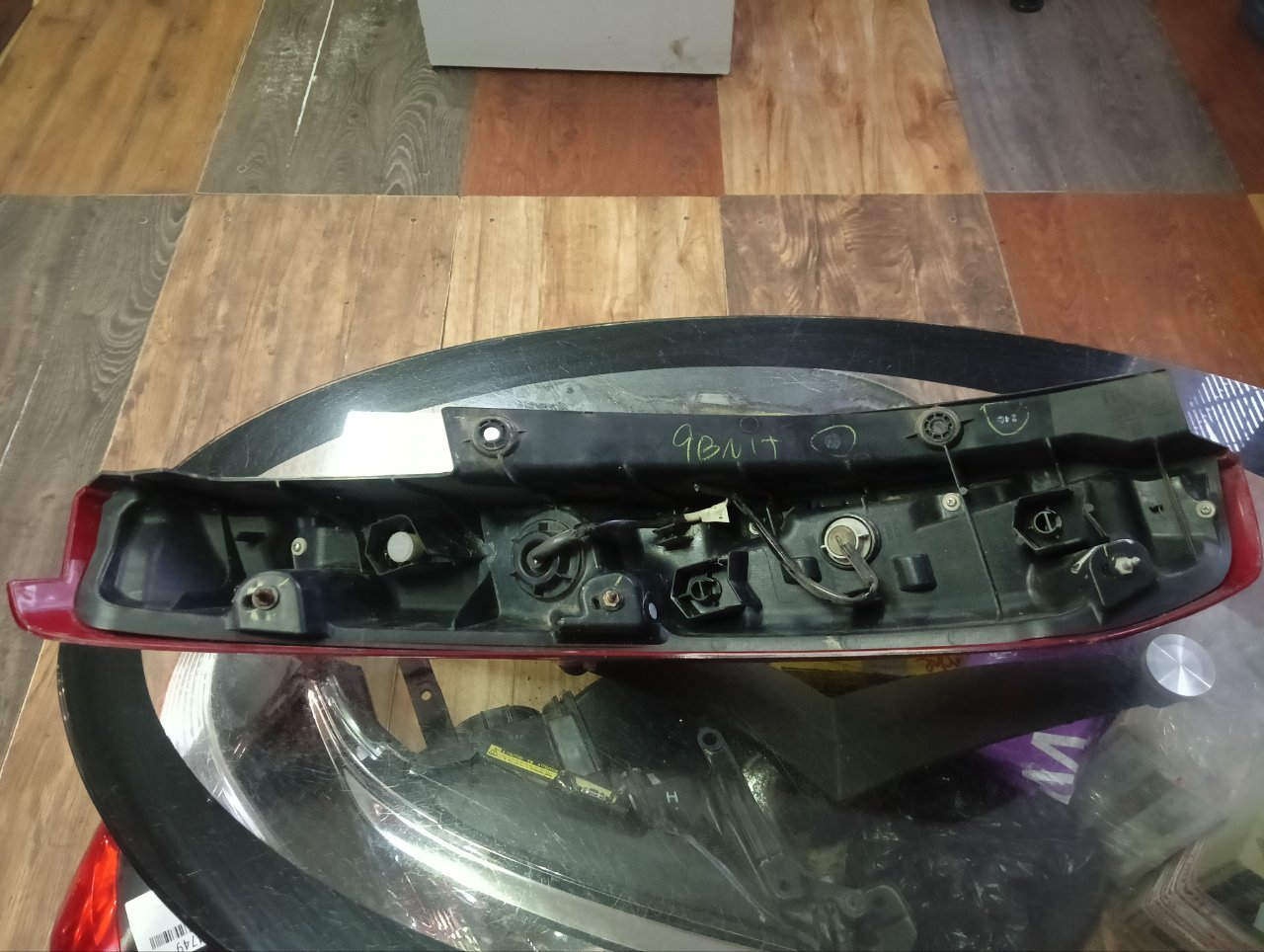 Фонарь задний правый X-Trail 2010-2015 T31 Фонарь задний правый X-Trail 2010-2015 T31