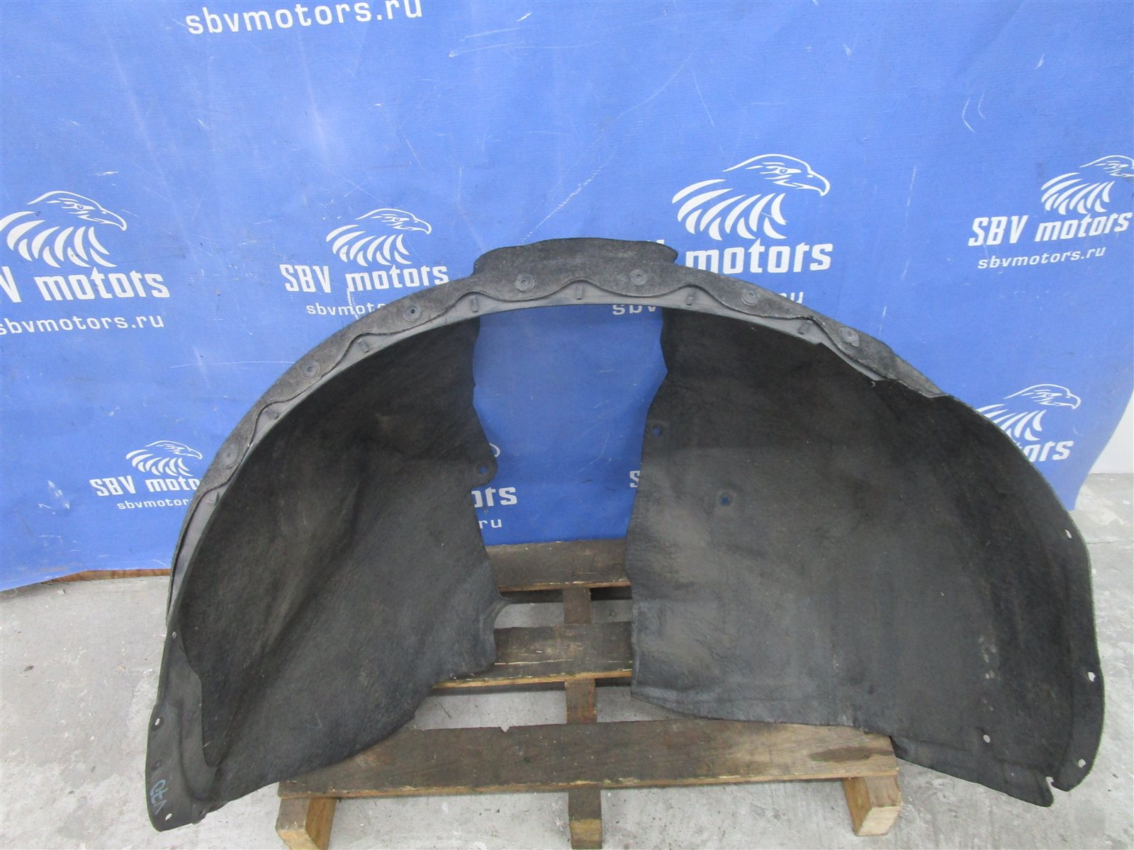 Подкрылок передний V70 2009 SW59 B5254T6 Подкрылок передний V70 2009 SW59 B5254T6